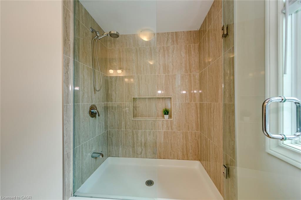 2549 Addingham Crescent Property Photo 18