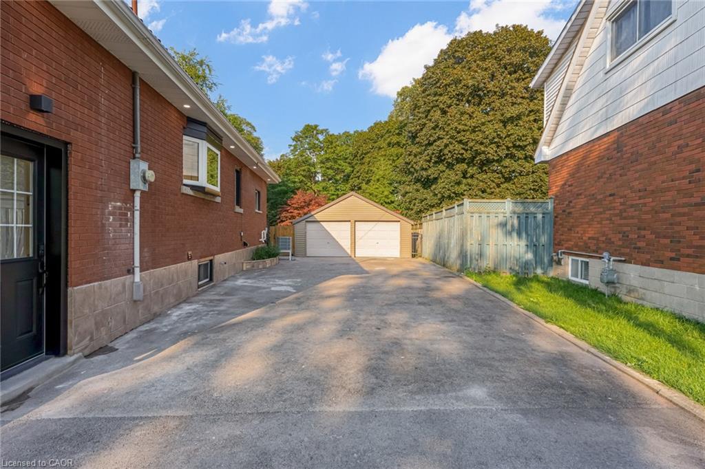 63 Hardale Crescent Property Photo 2