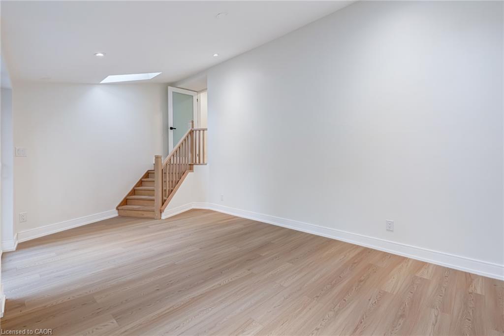 63 Hardale Crescent Property Photo 22