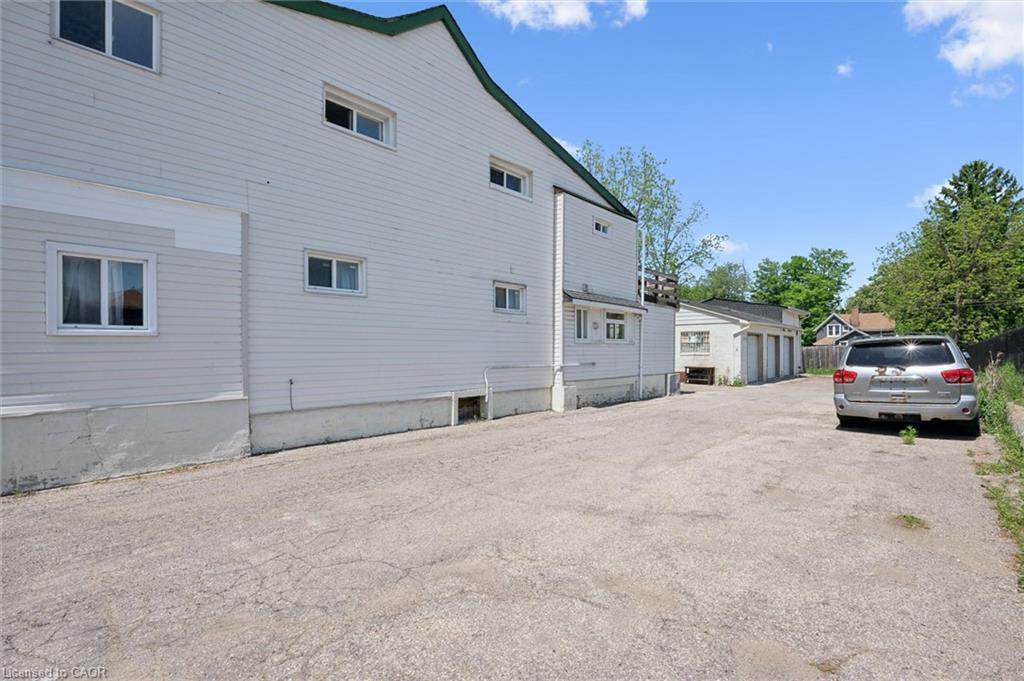 202 Breithaupt Street Property Photo 4