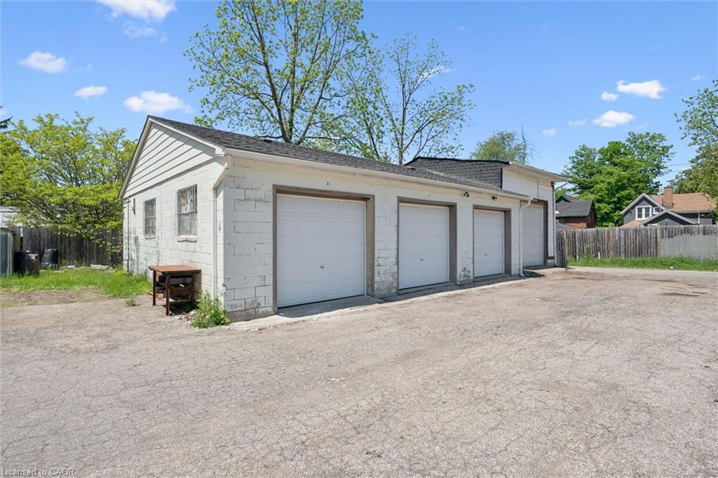 202 Breithaupt Street Property Photo 8
