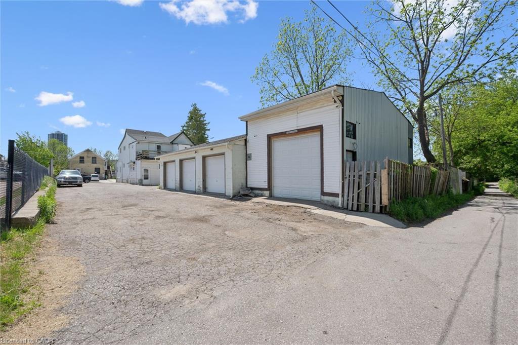 202 Breithaupt Street Property Photo 9