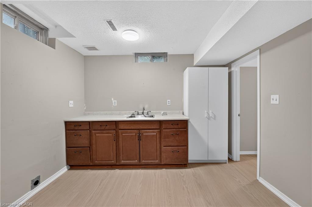8 Horsham Street Property Photo 37