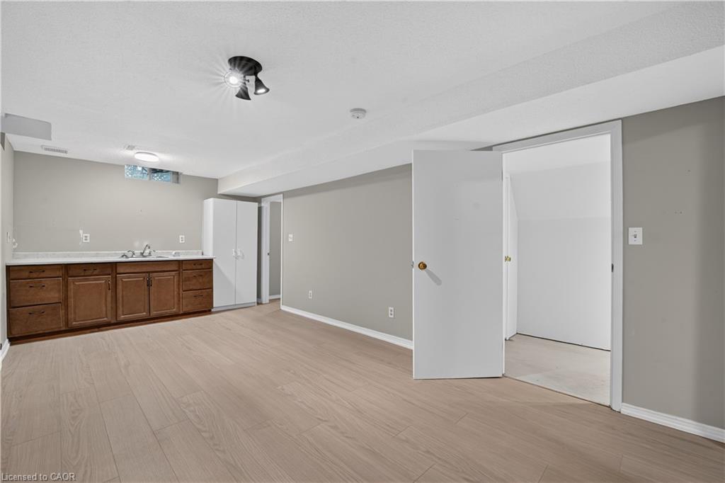 8 Horsham Street Property Photo 38