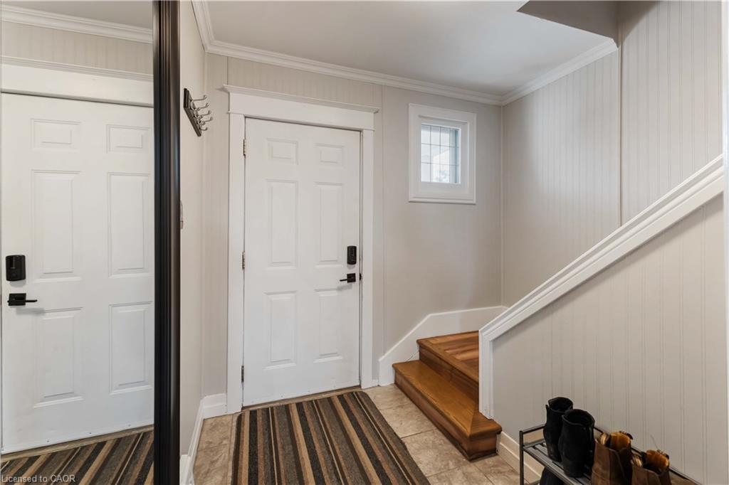 54 Weir Street S Property Photo 3