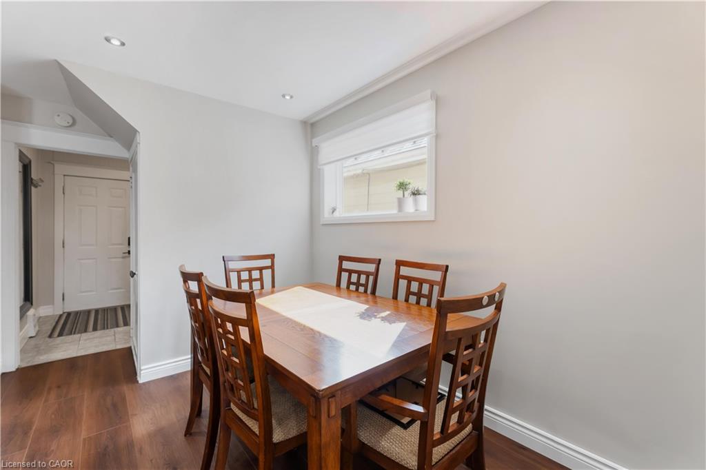 54 Weir Street S Property Photo 15
