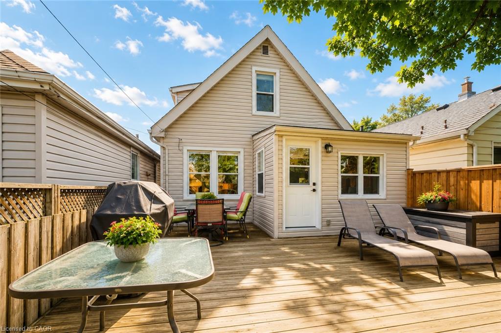 54 Weir Street S Property Photo 32