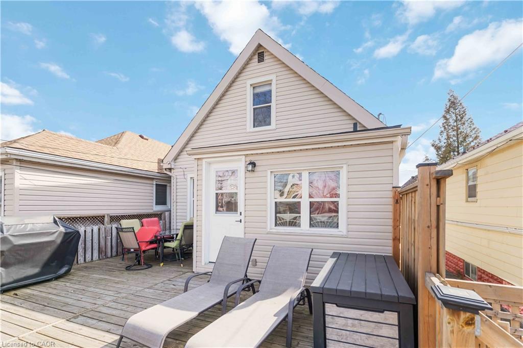 54 Weir Street S Property Photo 33