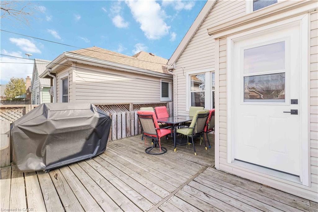 54 Weir Street S Property Photo 34