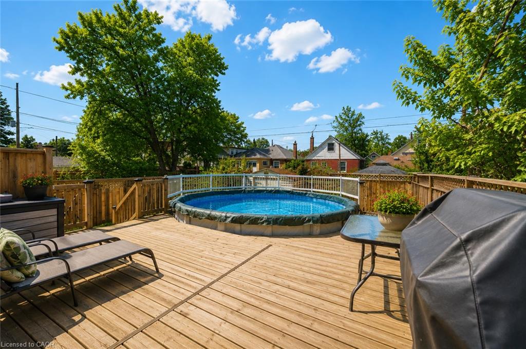 54 Weir Street S Property Photo 39