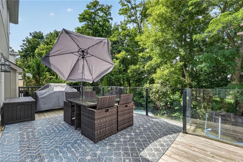 60 Meadowglen Boulevard Property Photo 3