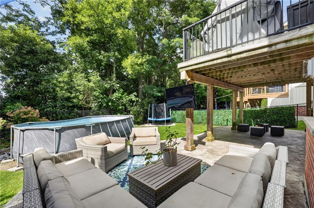 60 Meadowglen Boulevard Property Photo 4