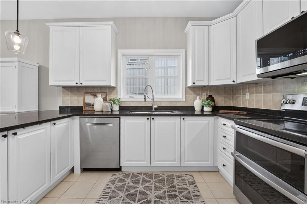 60 Meadowglen Boulevard Property Photo 15