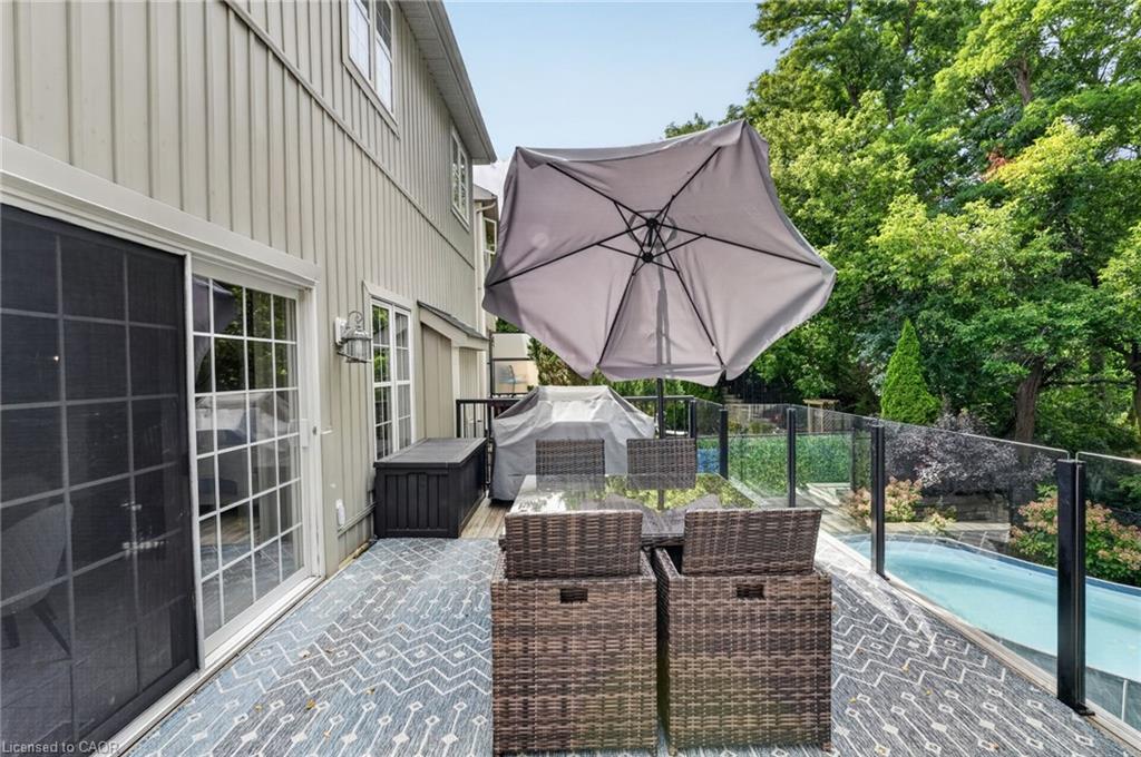 60 Meadowglen Boulevard Property Photo 19