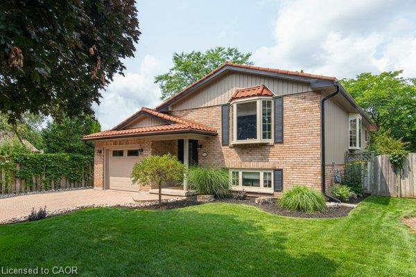 154 Ambleside Court Property Photo 1