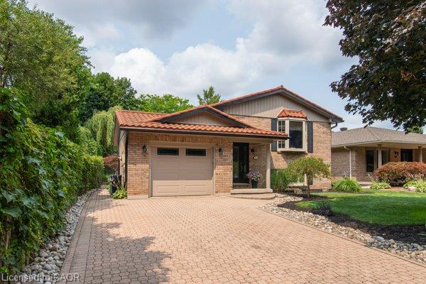 154 Ambleside Court Property Photo 2