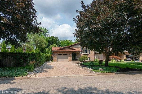154 Ambleside Court Property Photo 4