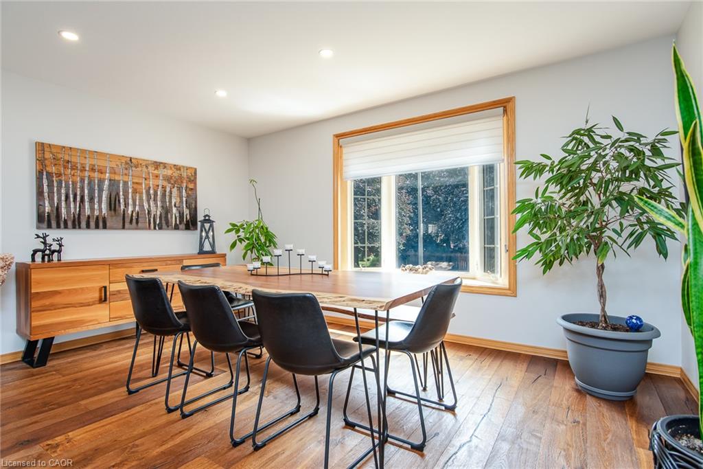 154 Ambleside Court Property Photo 10