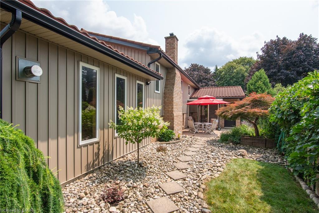 154 Ambleside Court Property Photo 45