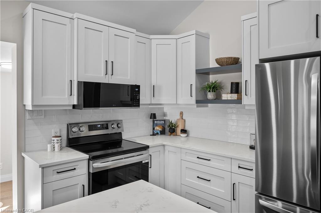 1041 Shepherd's Drive Property Photo 14
