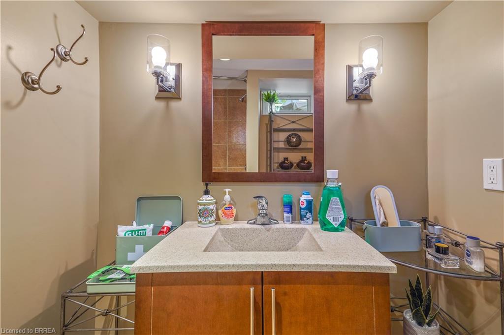 160 Woodlawn Avenue Property Photo 33