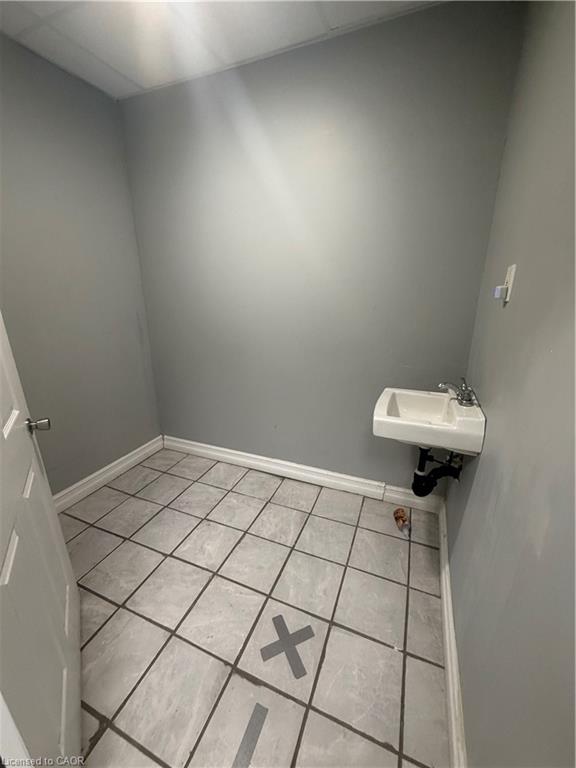 10 Sanford Avenue N Property Photo 7