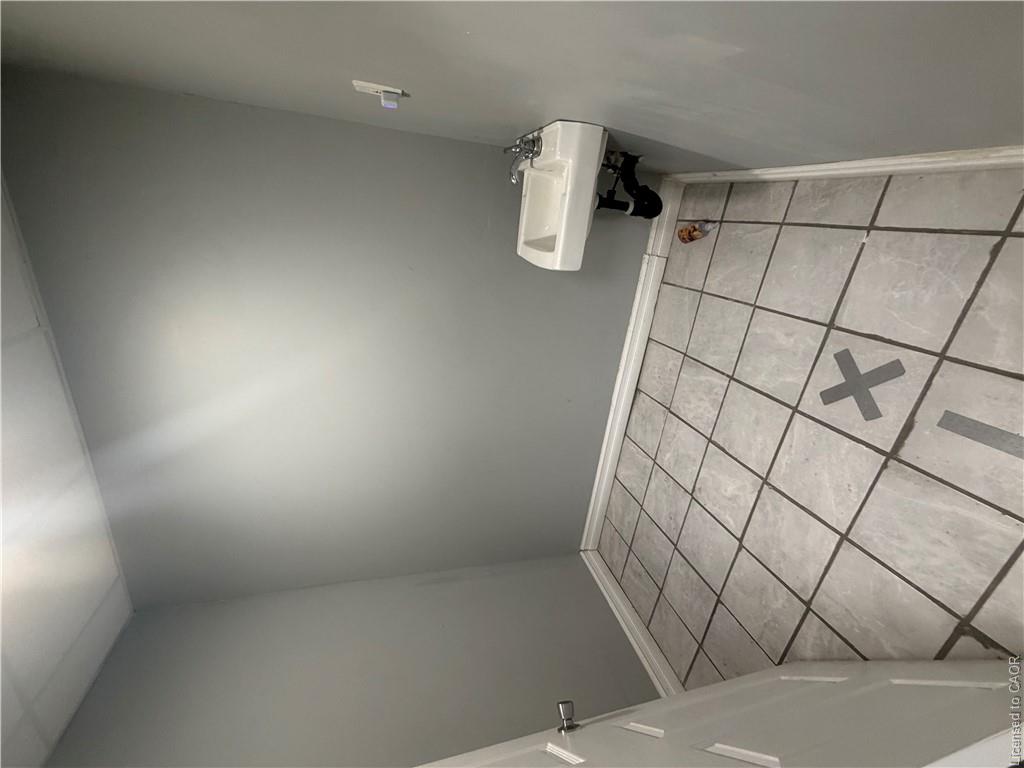 10 Sanford Avenue N Property Photo 11