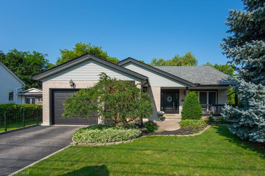 108 Queensway Drive Property Photo 1