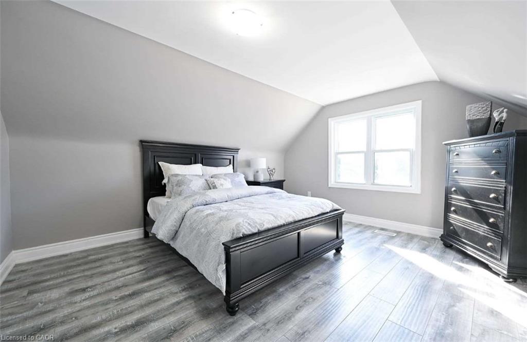 39 Walter Avenue S Property Photo 14