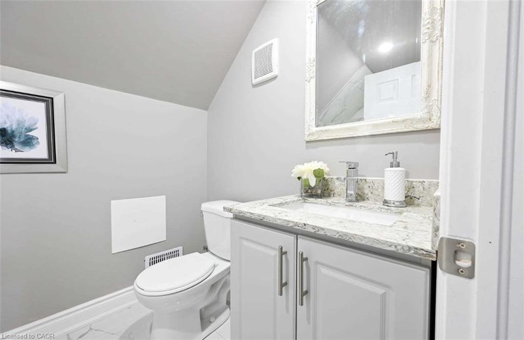 39 Walter Avenue S Property Photo 18