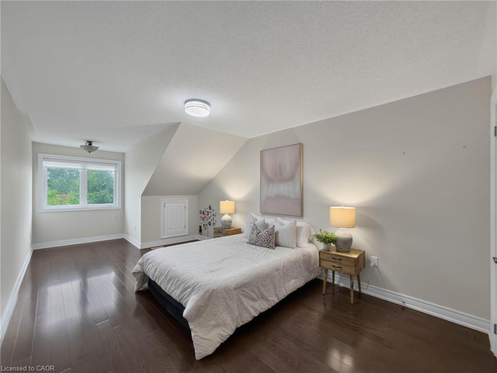 17-3353 Liptay Avenue Property Photo 32