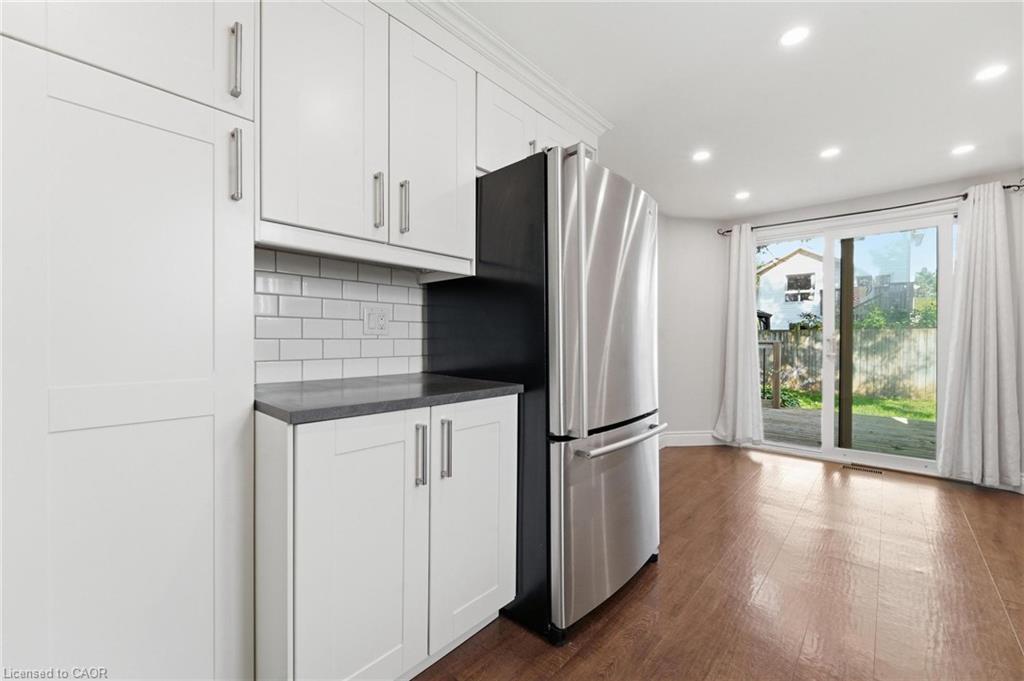 449 Exmoor Street Property Photo 7