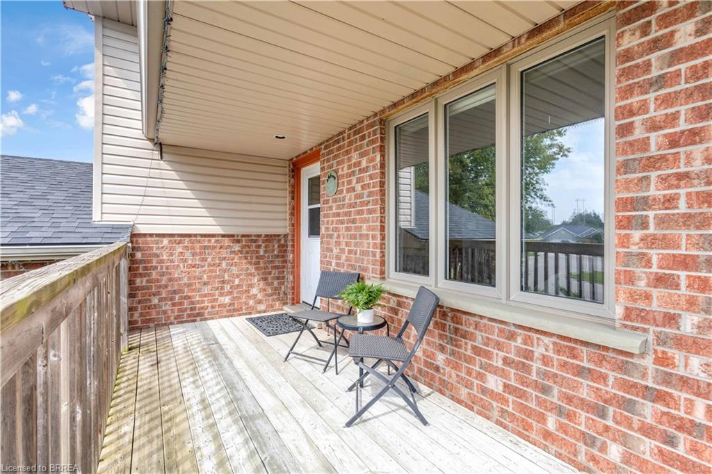 2020 John Street Property Photo 2