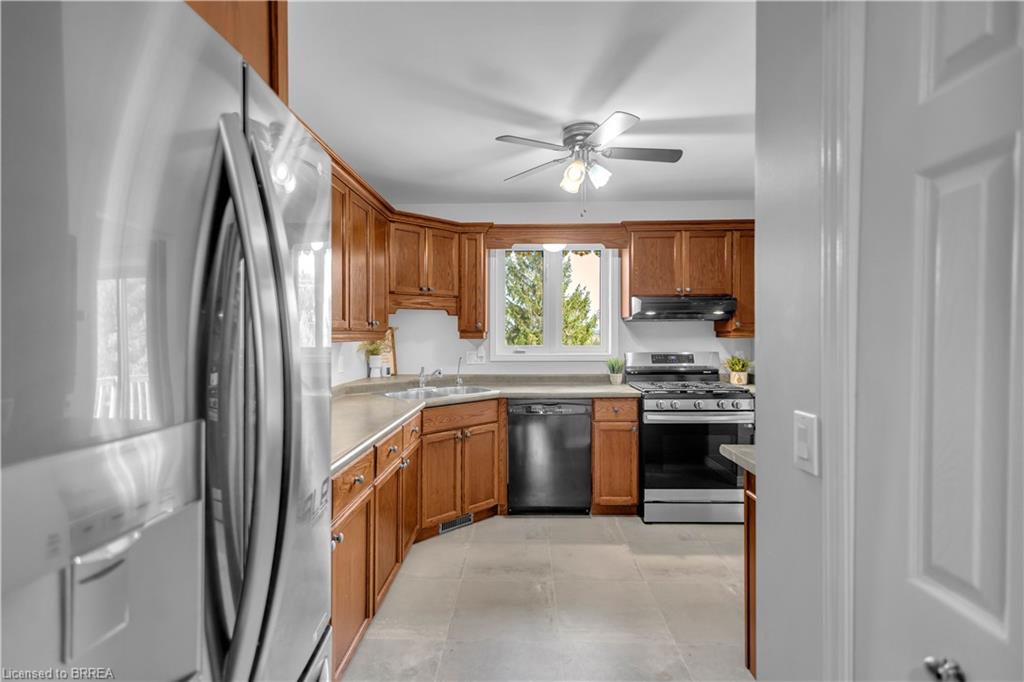 2020 John Street Property Photo 7
