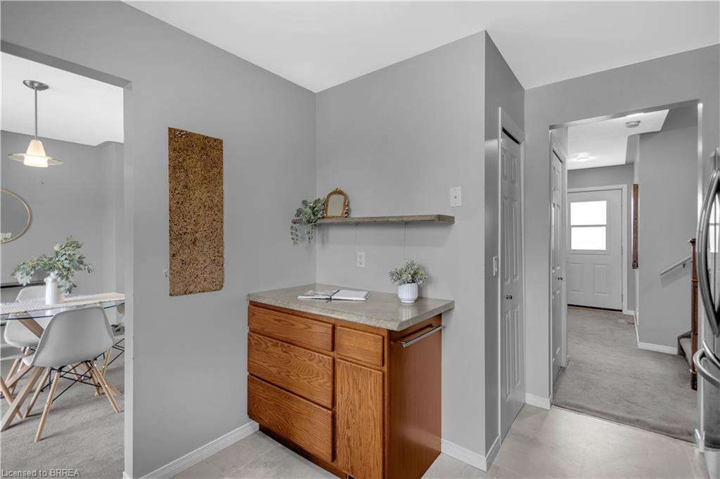 2020 John Street Property Photo 9
