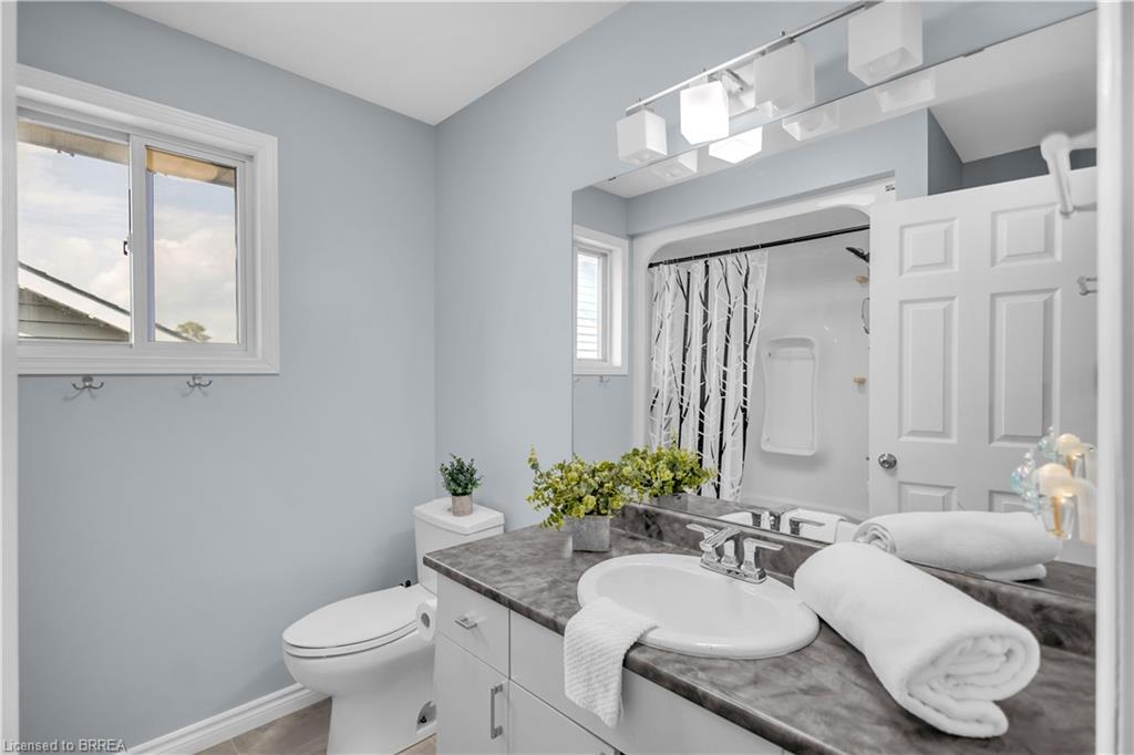 2020 John Street Property Photo 16
