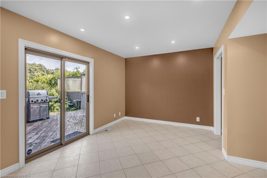 2020 John Street Property Photo 18