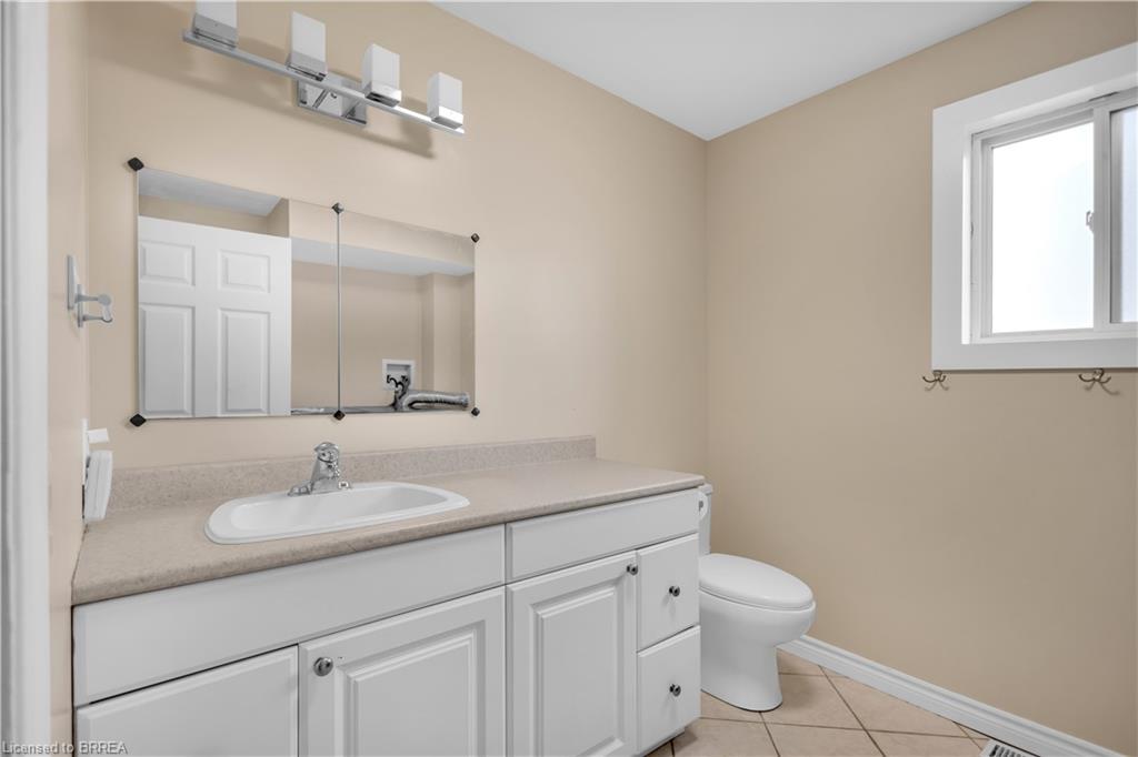 2020 John Street Property Photo 19