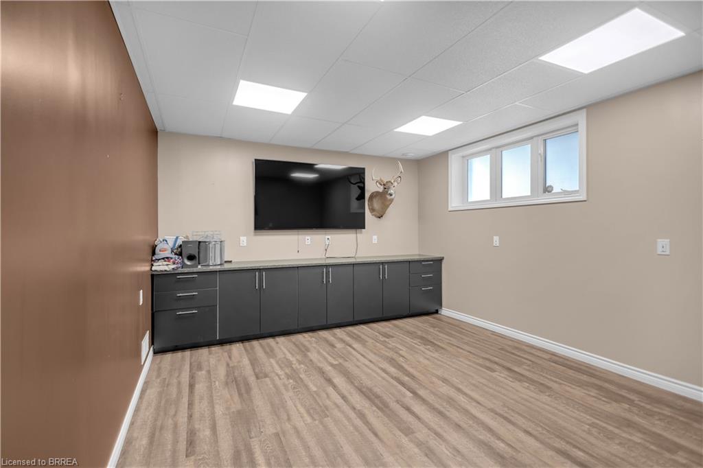 2020 John Street Property Photo 21