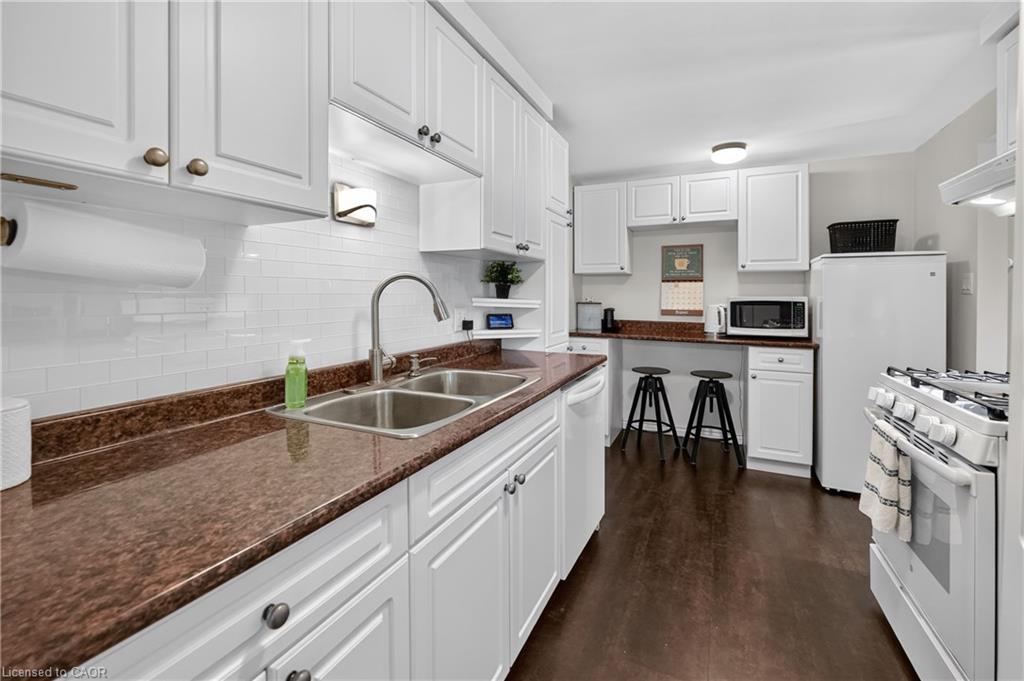 14 Woodeden Road Property Photo 9