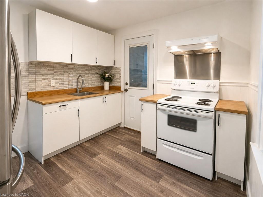 486 Scholfield Avenue N Property Photo 4