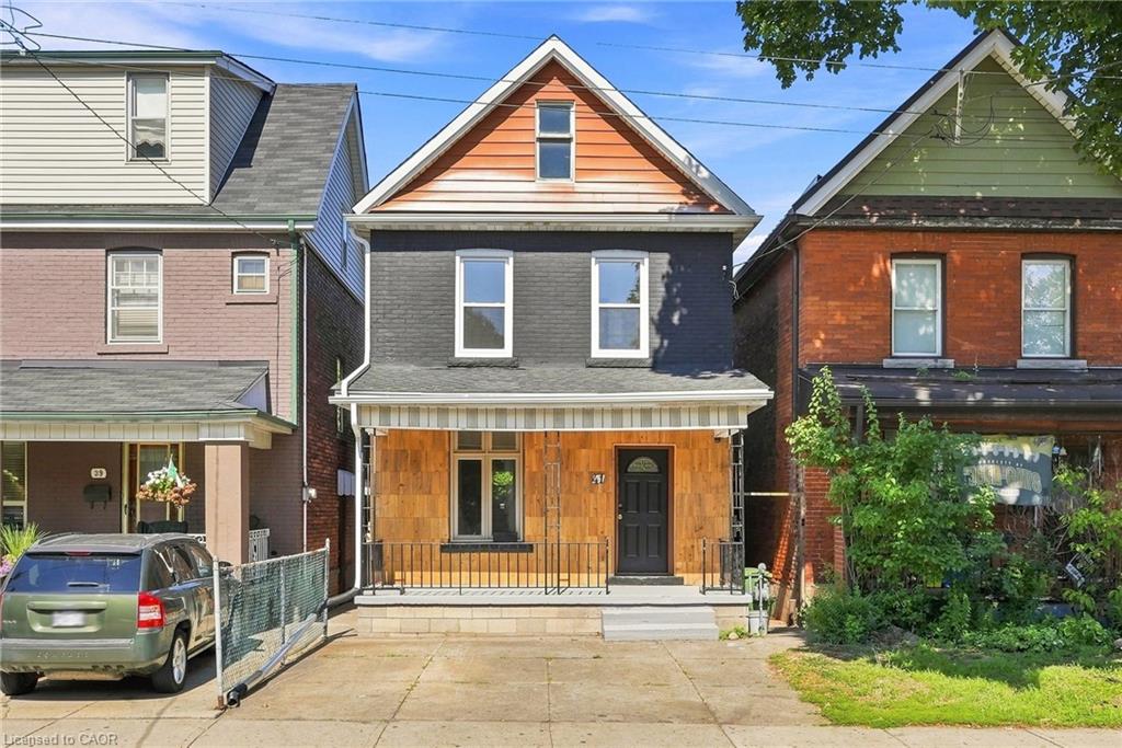 41 Barnesdale Avenue N Property Photo 1