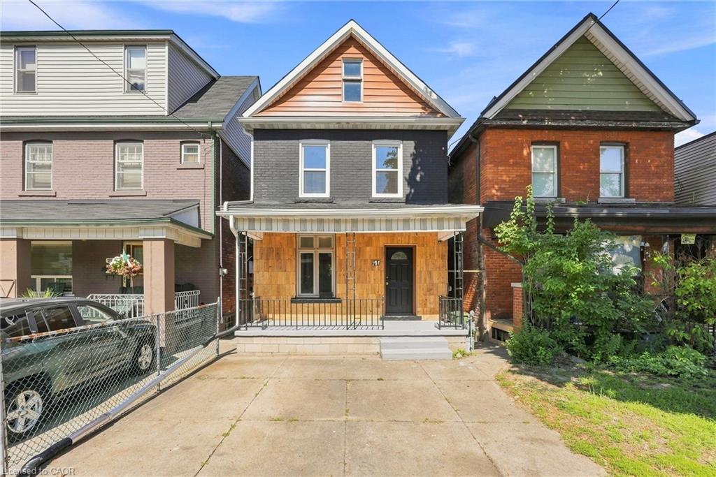 41 Barnesdale Avenue N Property Photo 2