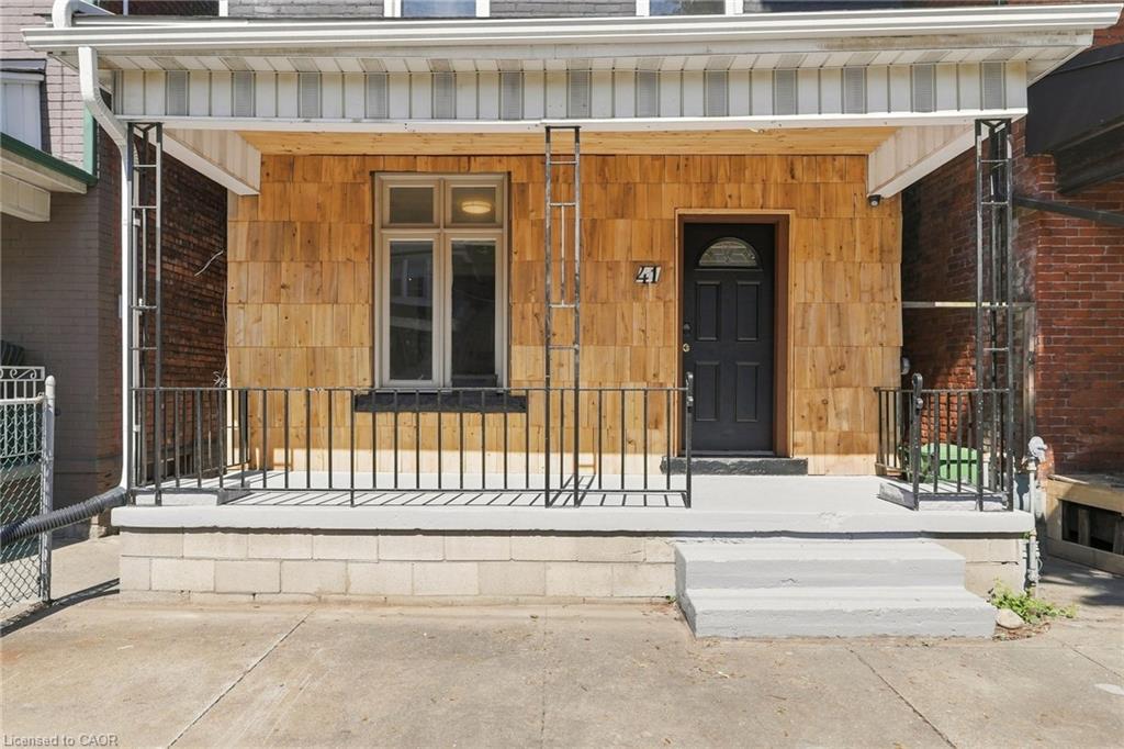 41 Barnesdale Avenue N Property Photo 3