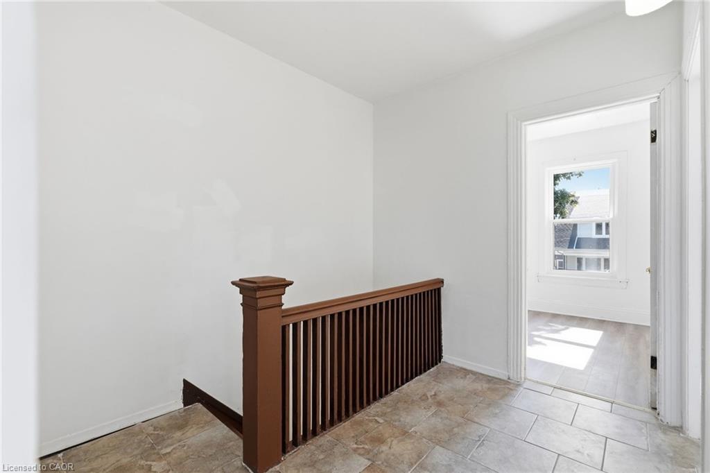 41 Barnesdale Avenue N Property Photo 14