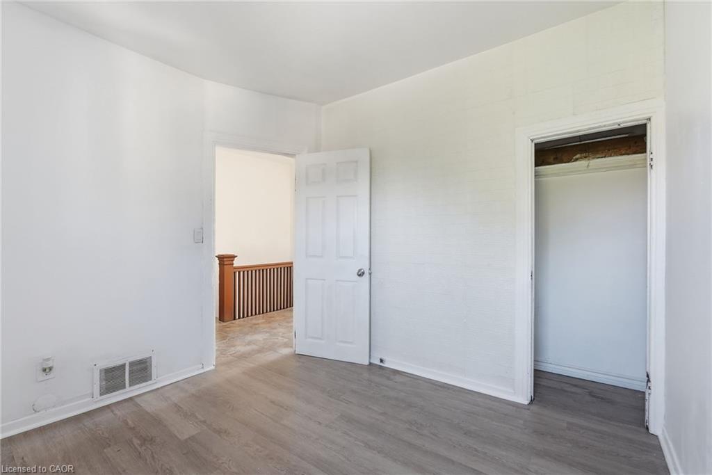 41 Barnesdale Avenue N Property Photo 16
