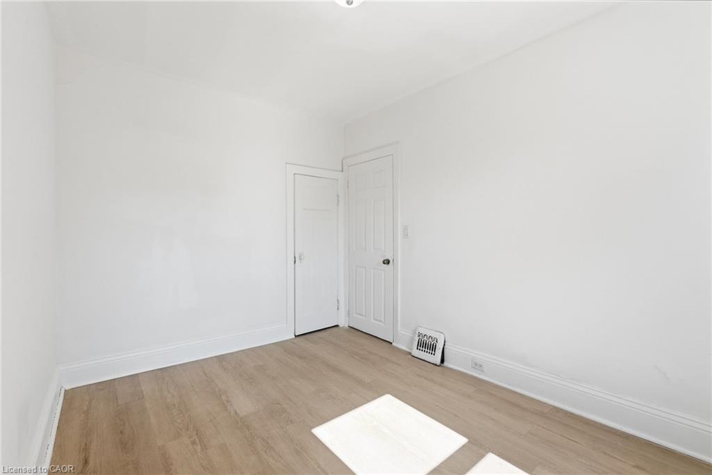 41 Barnesdale Avenue N Property Photo 18