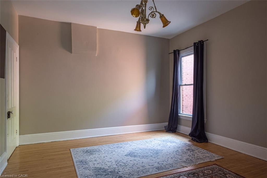 122 East Avenue S Property Photo 31