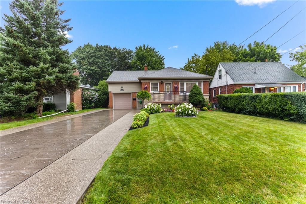 62 Randall Avenue Property Photo 1