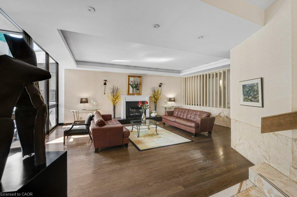 718-1333 Bloor Street Property Photo 4